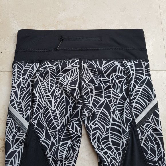 Lululemon Black & White Crop Leggings - Picture 8 of 14